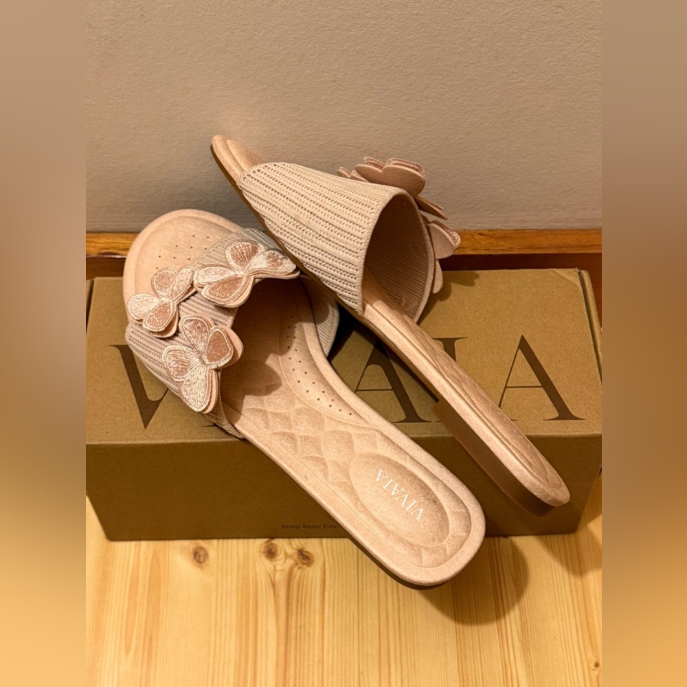 VIVAIA Cleo Butterfly Slide Sandals | Size US 8